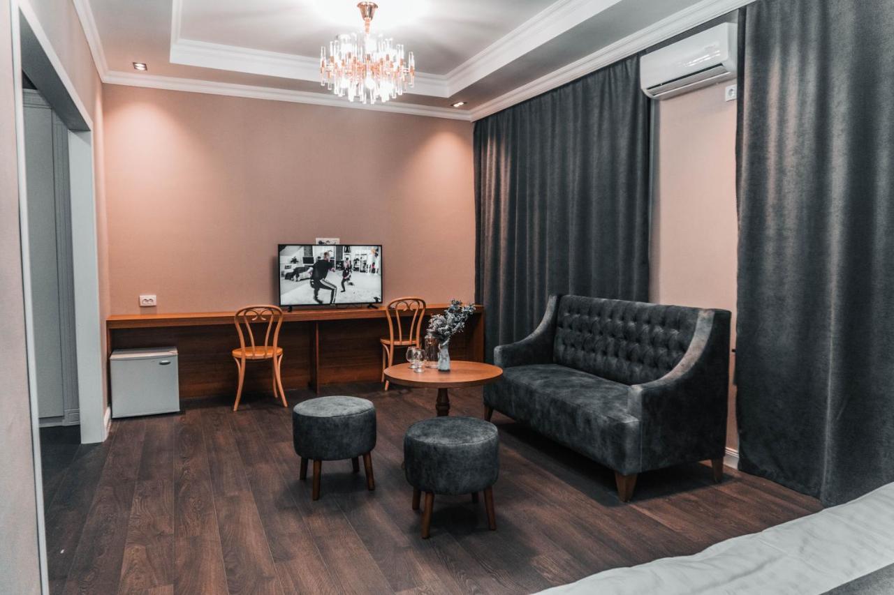 Жомарт Hotel Aktobe Exterior photo